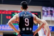 bsports体育-广东宏远反超辽宁队，终结首轮惨败，悍将易建联再次成为队伍核心球员。_易建联退役仪式完整版